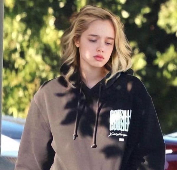 股市配资交易论坛 19岁星二代靠实力杀进韩团MV！不靠爹妈靠跳舞圈粉